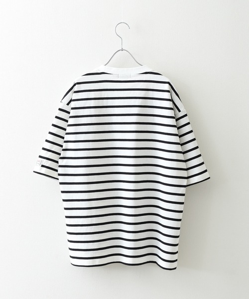 ZIP FIVE(ジップファイブ)の「【ZIP FIVE】【ユニセックス】袖ピスネーム入り ビッグシルエット マルチボーダー半袖Tシャツ(Tシャツ/カットソー・レディース・ホワイト×ブラック/ホワイト×グリーン/ホワイト×ブルー/クリーム/ホワイト×ネイビー/ブラック×ホワイト/ベージュ系・SMALL/LARGE/MEDIUM)」の22枚目の写真