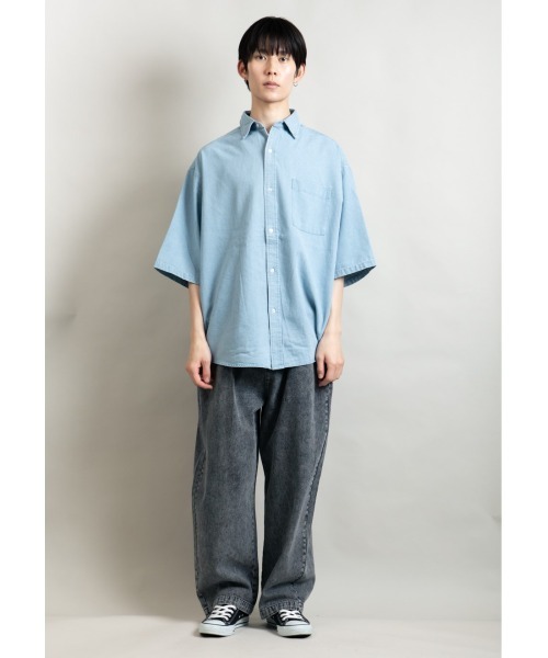 En serio TOKYO（エンソリオトーキョー）の「ライトオンスデニム オーバーシルエット レギュラーカラー 半袖シャツ（シャツ/ブラウス・メンズ・ワンウォッシュ/インディゴブルー/ライトインディゴブルー・M/L）」の13枚目の写真