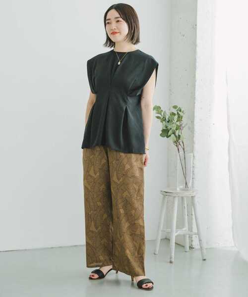 ITEMS URBANRESEARCH（アイテムズ アーバンリサーチ）の「リーフプリントイージーパンツ（その他パンツ・レディース・キャメル/グリーン系その他/ブラック・FREE）」の7枚目の写真