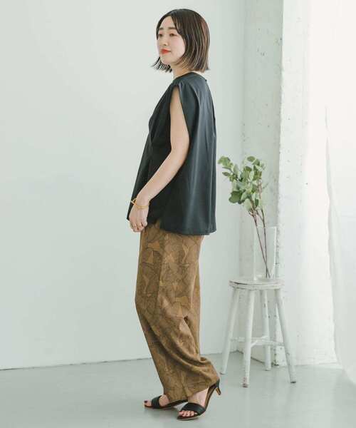 ITEMS URBANRESEARCH（アイテムズ アーバンリサーチ）の「リーフプリントイージーパンツ（その他パンツ・レディース・キャメル/グリーン系その他/ブラック・FREE）」の8枚目の写真