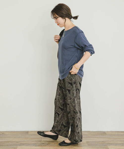 ITEMS URBANRESEARCH（アイテムズ アーバンリサーチ）の「リーフプリントイージーパンツ（その他パンツ・レディース・キャメル/グリーン系その他/ブラック・FREE）」の17枚目の写真