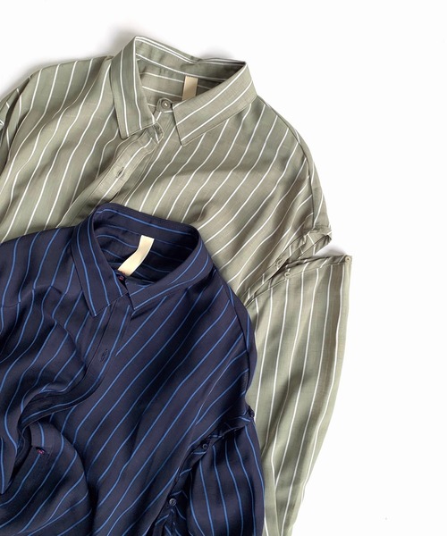 Q（キュー）の「袖スリットストライプシアーシャツ（シャツ/ブラウス・レディース・ネイビー系/カーキ系・MEDIUM）」の8枚目の写真