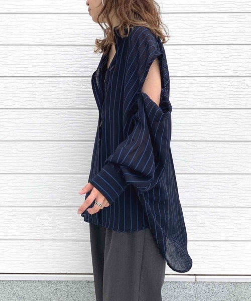 Q（キュー）の「袖スリットストライプシアーシャツ（シャツ/ブラウス・レディース・ネイビー系/カーキ系・MEDIUM）」の10枚目の写真