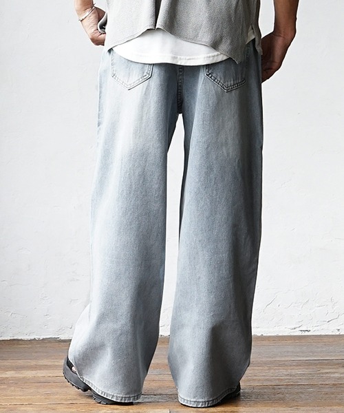 MinoriTY（マイノリティ）の「【MinoriTY】チルワイドデニム セミフレアパンツ ストレートデニムパンツ ワイドパンツ メンズ オーバーサイズ スラックスデニム テーパードデニム バギーデニム ヴィンテージ 秋服 冬服 春服（デニムパンツ・メンズ・ライトブラック/インディゴブルー/ライトブルー/ブラック/ケミカルウォッシュ/ブラウン/ブルー系その他/ブラック系その他/ダークブラック/ホワイト×ブラック・L/M/S/LS/MS/SS/XL）」の18枚目の写真