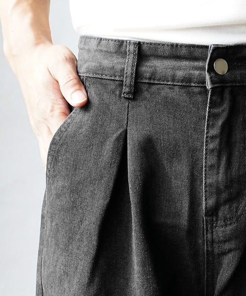 MinoriTY（マイノリティ）の「【MinoriTY】チルワイドデニム セミフレアパンツ ストレートデニムパンツ ワイドパンツ メンズ オーバーサイズ スラックスデニム テーパードデニム バギーデニム ヴィンテージ 秋服 冬服 春服（デニムパンツ・メンズ・ライトブラック/インディゴブルー/ライトブルー/ブラック/ケミカルウォッシュ/ブラウン/ブルー系その他/ブラック系その他/ダークブラック/ホワイト×ブラック・L/M/S/LS/MS/SS/XL）」の22枚目の写真