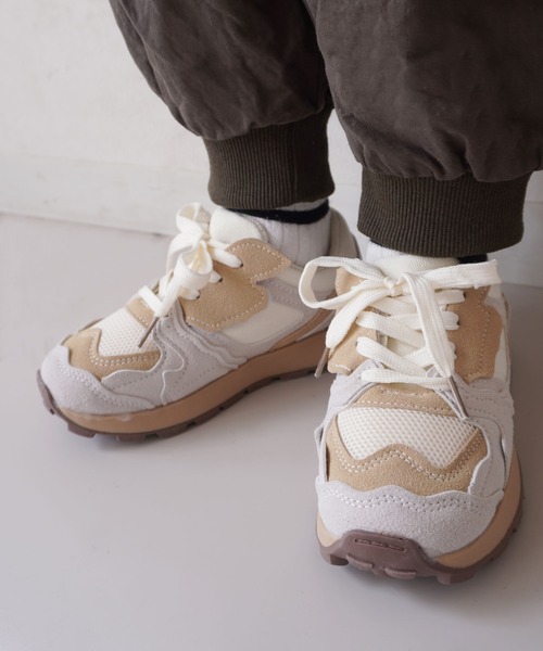 Bambin（ボンバン）の「【 Bambin / ボンバン 】 ボリュームソール デザイン スニーカー（スニーカー・キッズ・アイボリー/カーキ・17/16/18）」の3枚目の写真