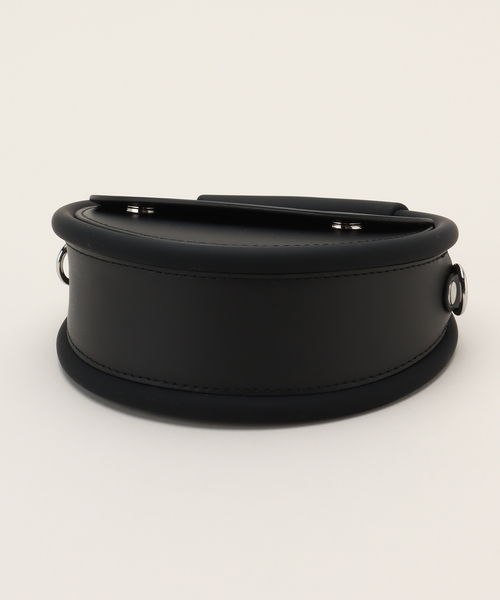 NaNa-NaNa（ナナナナ）の「【nana-nana/ナナ-ナナ】HOOP mini RECYCLED LEATHER（ハンドバッグ・レディース・ブラック・FREE）」の4枚目の写真