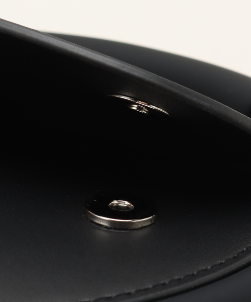 NaNa-NaNa（ナナナナ）の「【nana-nana/ナナ-ナナ】HOOP mini RECYCLED LEATHER（ハンドバッグ・レディース・ブラック・FREE）」の7枚目の写真