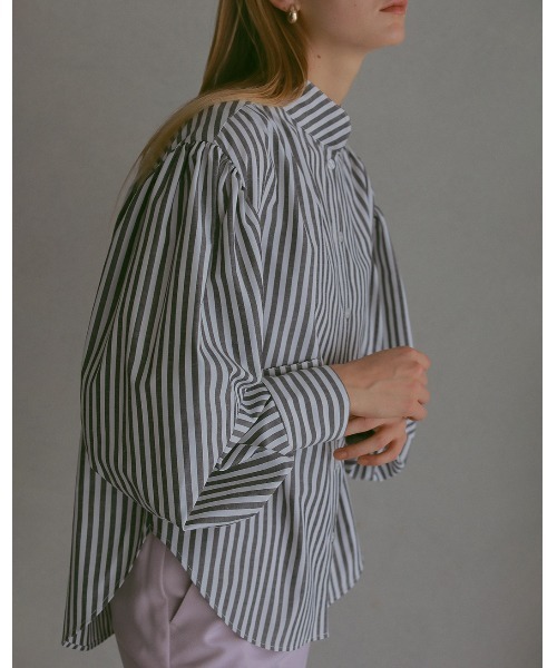 CHAROL（シャロル）の「スタンドネックストライプシャツ（シャツ/ブラウス・レディース・グレー/ピンク・FREE）」の8枚目の写真