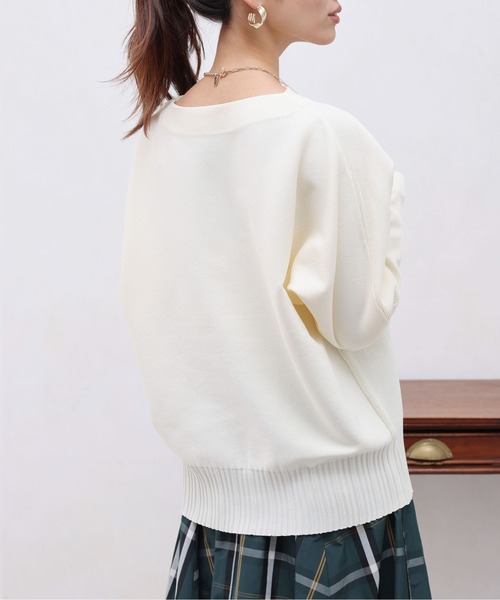 Chez toi(シェトワ)の「軽量ニット前後2WAYドルマンプルオーバー(ニット/セーター・レディース・ライム/オフホワイト/オレンジ/ブラック・FREE)」の8枚目の写真