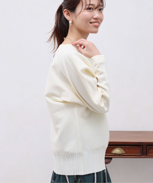 Chez toi(シェトワ)の「軽量ニット前後2WAYドルマンプルオーバー(ニット/セーター・レディース・ライム/オフホワイト/オレンジ/ブラック・FREE)」の10枚目の写真