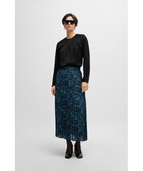 BOSS(ボス)の「ストレッチシルク クレープデシン ルーシュネック ブラウス(シャツ/ブラウス・レディース・グリーン/ブラック/ホワイト/ブルー・32/34/36/40/38/42)」の5枚目の写真
