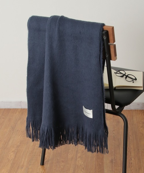 ikka（イッカ）の「ラッセル起毛無地マフラー（マフラー・レディース・ベージュ/ネイビー/オフホワイト/イエロー・FREE）」の3枚目の写真