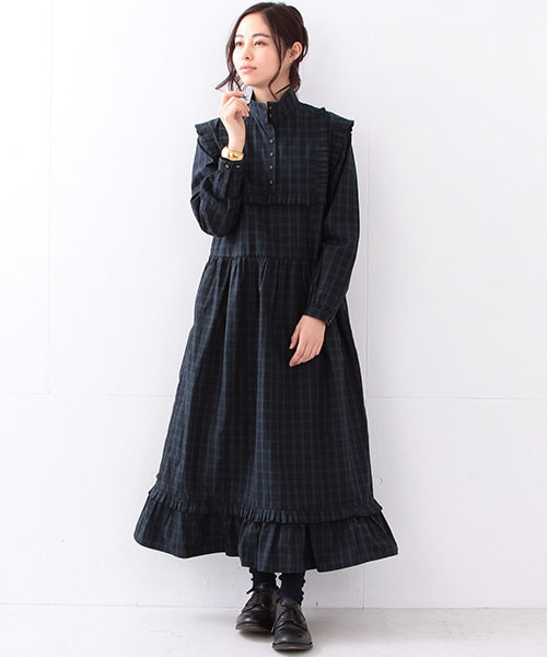 BEAMS BOY（ビームスボーイ）の「BEAMS BOY / CHECK フリル マキシ ワンピース（ワンピース・レディース・ブラウン/ネイビー・ONE SIZE）」の20枚目の写真