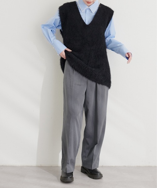 natural couture(ナチュラルクチュール)の「ベルト付きタックワイドパンツ(スラックス・レディース・グレー/ブラウン・LL/SMALL/LARGE/MEDIUM)」の2枚目の写真