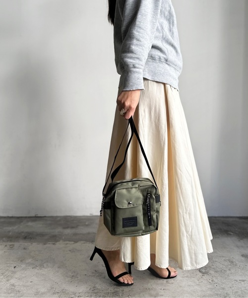 SPRUCE(スプルース)の「EM:SPRUCE マセルショルダー 軽量約160g(ショルダーバッグ・レディース・カーキ/ブルー/ブラック・FREE)」の2枚目の写真