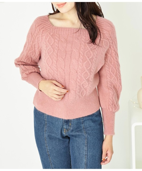 CHILLE（チル）の「スクエアネックケーブルニット パフスリーブ長袖（ニット/セーター・レディース・ピンク/ピンクベージュ/アイボリー・FREE）」の2枚目の写真