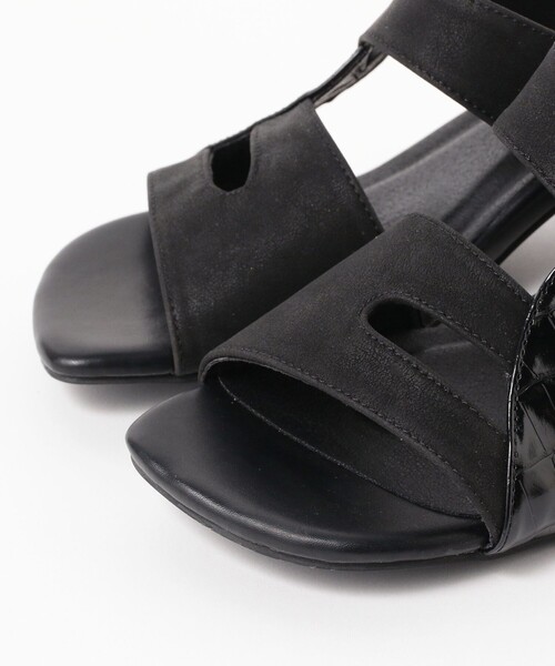 Ray BEAMS（レイビームス）の「RBS / カットアウト サンダル（サンダル・レディース・ブラック/ホワイト・25.0cm/24.5cm/24.0cm/23.5cm/23.0cm）」の15枚目の写真