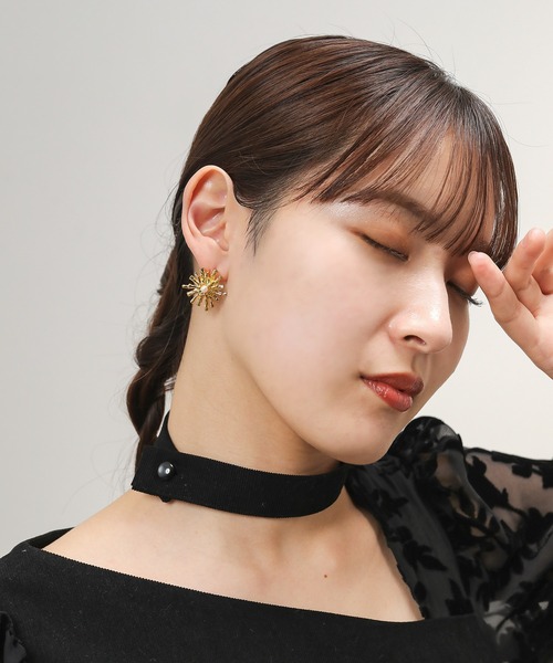 Kana(カナ)の「シャープ フラワーモチーフ スタッド ピアス パーティー 結婚式 お呼ばれ オケージョン(ピアス(両耳用)・レディース・シルバー/ゴールド・フリー)」の9枚目の写真