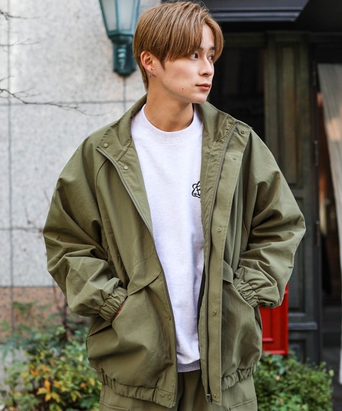 SPINNS（スピンズ）の「【ユニセックスで着用可能】スタンドカラー