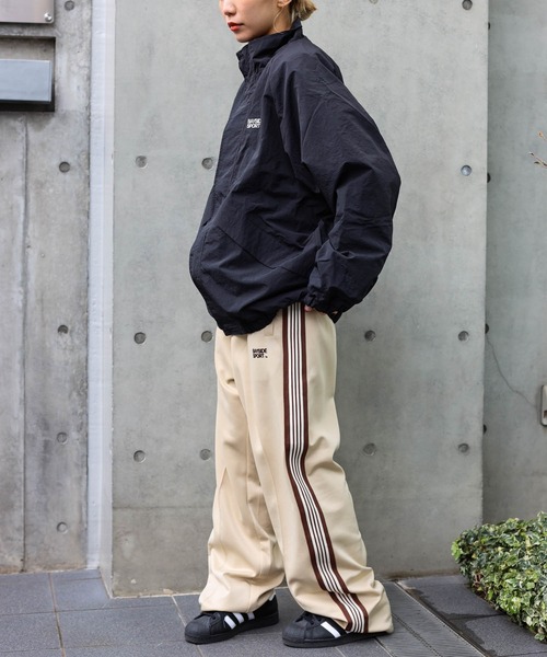 SPINNS（スピンズ）の「【ユニセックスで着用可能】スタンドカラー