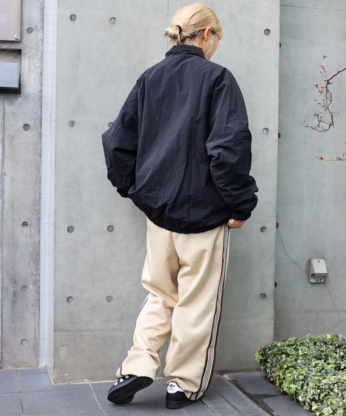 SPINNS（スピンズ）の「【ユニセックスで着用可能】スタンドカラー ナイロンブルゾン セットアップ可能（ナイロンジャケット・メンズ・グレー/カーキ/ブラック・ONESIZE）」の16枚目の写真