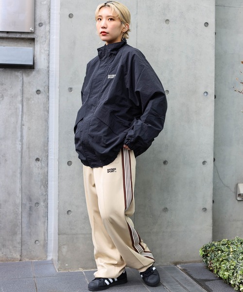 SPINNS（スピンズ）の「【ユニセックスで着用可能】スタンドカラー ナイロンブルゾン セットアップ可能（ナイロンジャケット・メンズ・グレー/カーキ/ブラック・ONESIZE）」の15枚目の写真