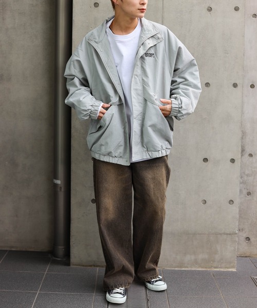 SPINNS（スピンズ）の「【ユニセックスで着用可能】スタンドカラー ナイロンブルゾン セットアップ可能（ナイロンジャケット・メンズ・グレー/カーキ/ブラック・ONESIZE）」の7枚目の写真