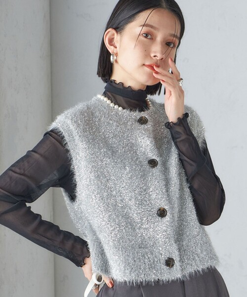 SHIPS（シップス）の「*〈手洗い可能〉グリッター ラメ フェザー ベスト 24SS ◇（ベスト・レディース・ブラック/シルバー・ONE SIZE）」の2枚目の写真