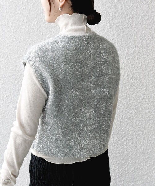 SHIPS（シップス）の「*〈手洗い可能〉グリッター ラメ フェザー ベスト 24SS ◇（ベスト・レディース・ブラック/シルバー・ONE SIZE）」の10枚目の写真
