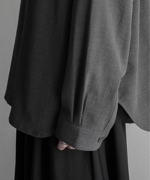 KUUUPY（クーピー）の「Long Sleeve Loose Basic Regular Collar Shirts - 長袖ルーズベーシックレギュラーカラーシャツ（シャツ/ブラウス・メンズ・アイボリー/チャコールグレー/ブラック・SMALL/LARGE/MEDIUM）」の8枚目の写真
