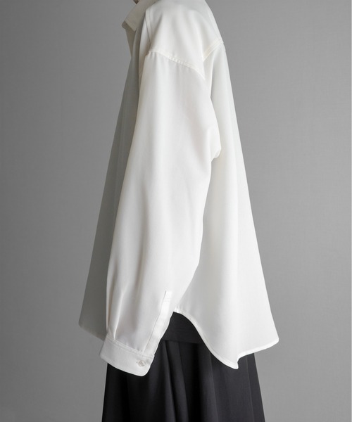 KUUUPY（クーピー）の「Long Sleeve Loose Basic Regular Collar Shirts - 長袖ルーズベーシックレギュラーカラーシャツ（シャツ/ブラウス・メンズ・アイボリー/チャコールグレー/ブラック・SMALL/LARGE/MEDIUM）」の10枚目の写真