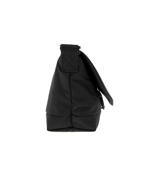 Manhattan Portage（マンハッタンポーテージ）の「Nylon Messenger Slim Flap Zipper Pocket Padded Nylon Taffeta（メッセンジャーバッグ・メンズ・ブラック/オリーブ・SMALL）」の5枚目の写真