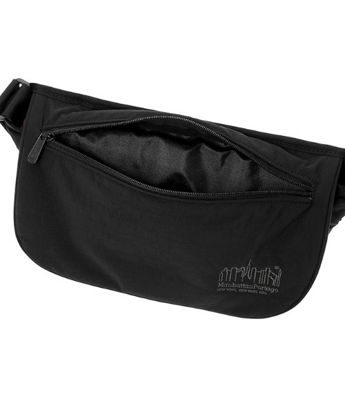 Manhattan Portage（マンハッタンポーテージ）の「Nylon Messenger Slim Flap Zipper Pocket Padded Nylon Taffeta（メッセンジャーバッグ・メンズ・ブラック/オリーブ・SMALL）」の10枚目の写真