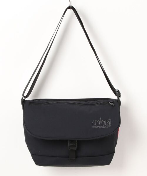 Manhattan Portage（マンハッタンポーテージ）の「Nylon Messenger Slim Flap Zipper Pocket Padded Nylon Taffeta（メッセンジャーバッグ・メンズ・ブラック/オリーブ・SMALL）」の17枚目の写真