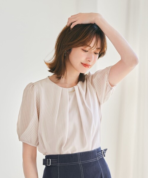 ANY SIS（エニィスィス）の「【吸水速乾・UVケア・接触冷感】コンフォートジャージー ブラウス（Tシャツ/カットソー・レディース・ホワイト系/ネイビー系/ライトグレー系/スカイブルー系・2）」の2枚目の写真