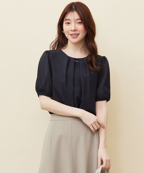 ANY SIS（エニィスィス）の「【吸水速乾・UVケア・接触冷感】コンフォートジャージー ブラウス（Tシャツ/カットソー・レディース・ホワイト系/ネイビー系/ライトグレー系/スカイブルー系・2）」の4枚目の写真