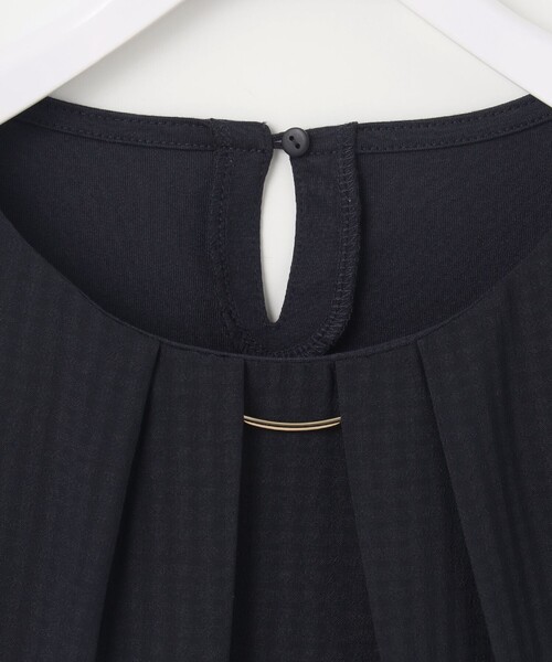 ANY SIS（エニィスィス）の「【吸水速乾・UVケア・接触冷感】コンフォートジャージー ブラウス（Tシャツ/カットソー・レディース・ホワイト系/ネイビー系/ライトグレー系/スカイブルー系・2）」の8枚目の写真