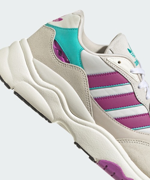 adidas(アディダス)の「ローカットスニーカー(スニーカー・メンズ・グレー・23.5cm)」の3枚目の写真