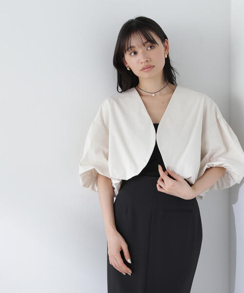 NATURAL BEAUTY BASIC（ナチュラルビューティーベーシック）の「◇バルーンスリーブボレロ（その他アウター・レディース・オフホワイト/ブラック・FREE）」の2枚目の写真