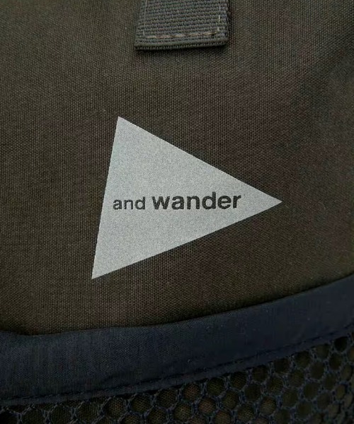 and wander（アンドワンダー）の「and wander/アンドワンダー  PE/CO 2way bag  5744975220（ショルダーバッグ・メンズ・グレー/カーキ/ブラック・FREE/F）」の10枚目の写真