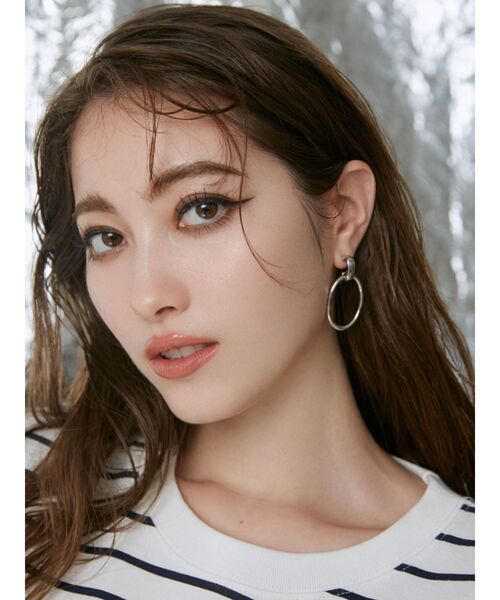 EVRIS（エヴリス）の「DEFORMATION HOOPピアス（ピアス（両耳用）・レディース・シルバー/ゴールド・FREE）」の3枚目の写真