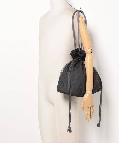 reca（レカ）の「チュール巾着バッグ（ハンドバッグ・レディース・ホワイト/チャコール/ブルー・ONE SIZE）」の7枚目の写真