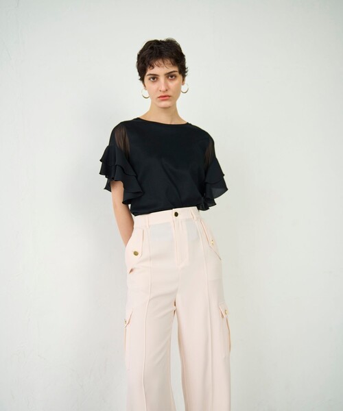 GRACE CONTINENTAL（グレースコンチネンタル）の「シアーフレアスリーブトップ（Tシャツ/カットソー・レディース・ブラック/ホワイト・36）」の2枚目の写真