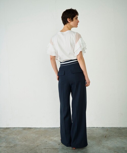 GRACE CONTINENTAL（グレースコンチネンタル）の「シアーフレアスリーブトップ（Tシャツ/カットソー・レディース・ブラック/ホワイト・36）」の4枚目の写真