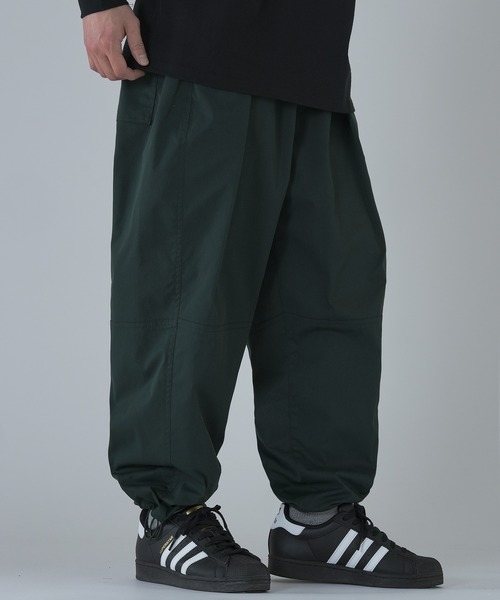 improves（インプローブス）の「ナチュラルストレッチ ワイド チノパンツ（チノパンツ・メンズ・ブラウン/カーキ/グレイッシュベージュ/ブルー/グリーン/ブラック/ホワイト・MEDIUM/X-LARGE/LARGE）」の18枚目の写真