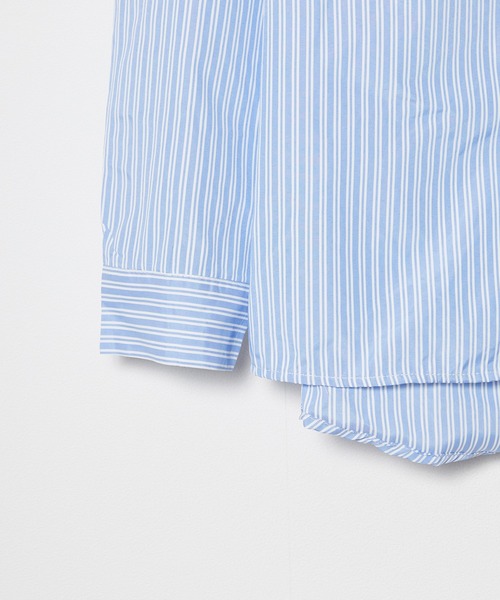 ROOPTOKYO(ループトウキョウ)の「ワンポイント ロゴ刺繍 ボタンダウンストライプシャツ ユニセックス オーバーサイズ ベーシック(シャツ/ブラウス・レディース・ブルー・FREE)」の4枚目の写真