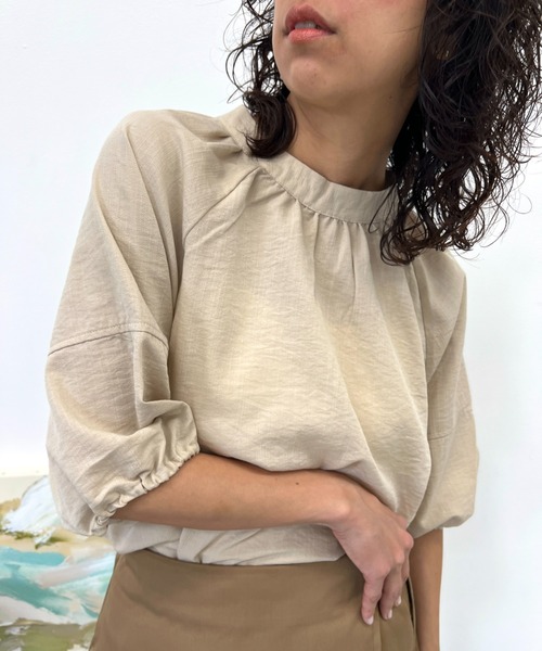 y/m(イム)の「レーヨンスラブランタンスリーブトップス(シャツ/ブラウス・レディース・アイボリー/ブラック/ベージュ/レッド・FREE)」の6枚目の写真