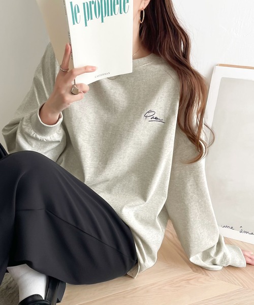 classicalelf（クラシカルエルフ）の「シンプルカジュアルを格上げ。綿100%ワンポイント胸刺繍シンプル オーバーサイズ ロンTee（Tシャツ/カットソー・レディース・ピンクベージュ/ブラック/オートミール/オフホワイト/グレイッシュベージュ・X-LARGE/LARGE/MEDIUM/SMALL）」の3枚目の写真