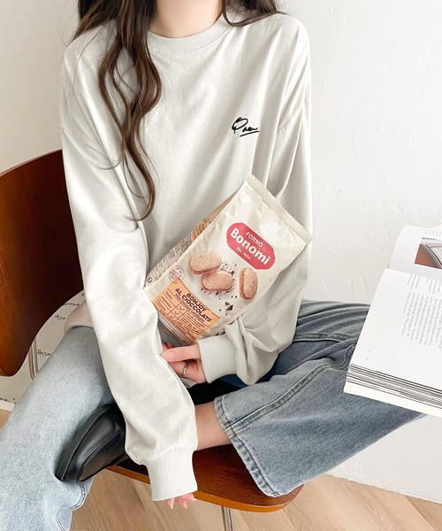 classicalelf（クラシカルエルフ）の「シンプルカジュアルを格上げ。綿100%ワンポイント胸刺繍シンプル オーバーサイズ ロンTee（Tシャツ/カットソー・レディース・ピンクベージュ/ブラック/オートミール/オフホワイト/グレイッシュベージュ・X-LARGE/LARGE/MEDIUM/SMALL）」の8枚目の写真